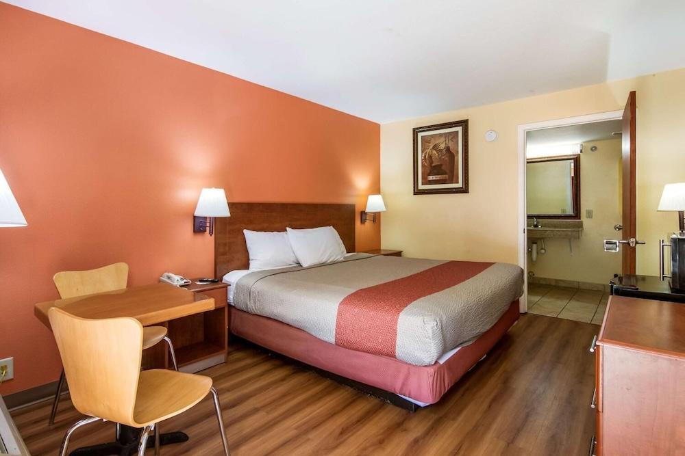 Rodeway Inn & Suites Macon Exterior foto