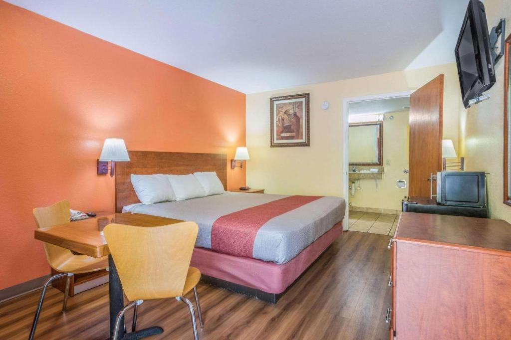 Rodeway Inn & Suites Macon Exterior foto
